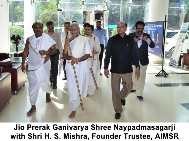  Jain Guru Jio Prerak Ganivarya Shree Naypadmasagarji