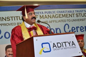  Mr. R. Ramakrishnan, Vice Chairman, Joint MD and CEO, Polycab Group addressing the Convocation batch of 2015 â€“ 17