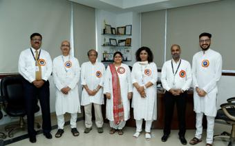  Group Photo of Director with Faculty